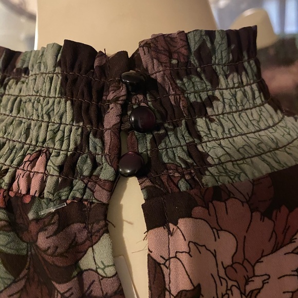 Beautiful NWT floral dress - Picture 4 of 5